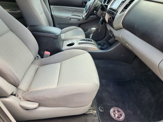 Used 2015 Toyota Tacoma PreRunner w/ SR5 Package image 14