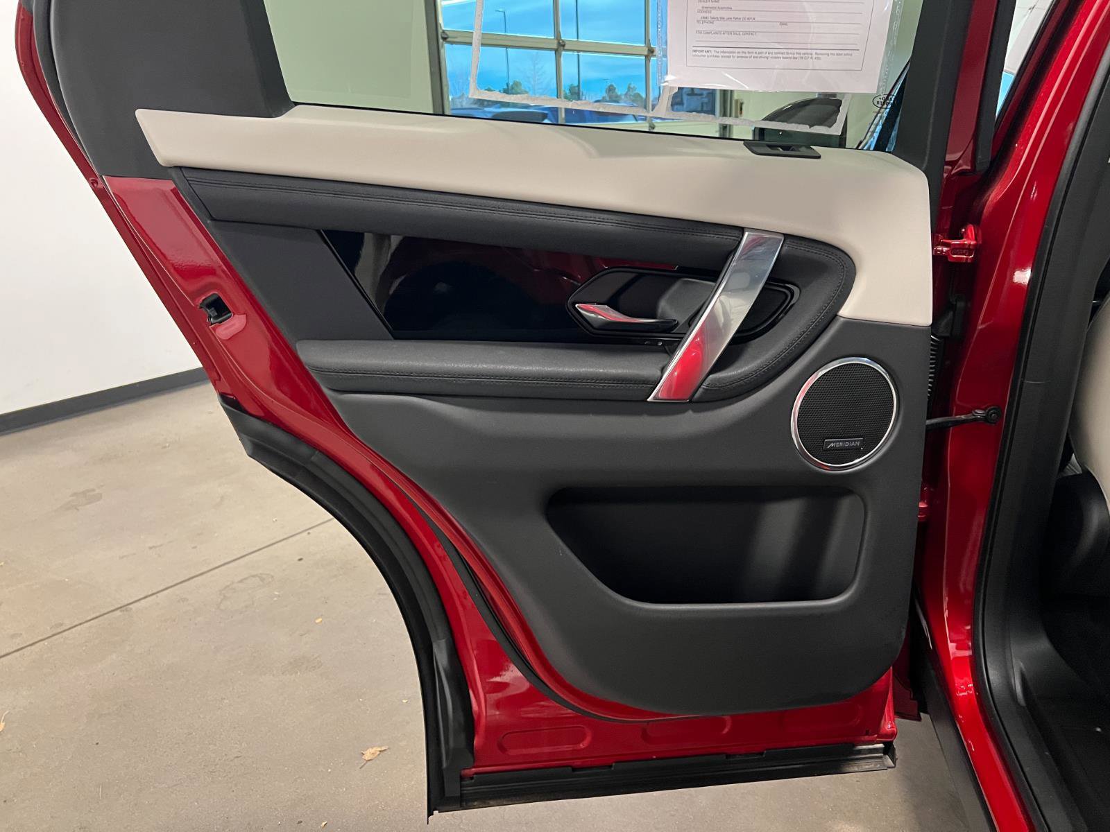 Used 2025 Land Rover Discovery Sport S image 29