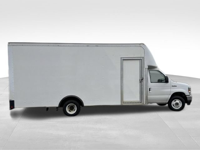 Used 2022 Ford E-450 and Econoline 450 Super Duty w/ Power Windows & Locks Group RWD image 6