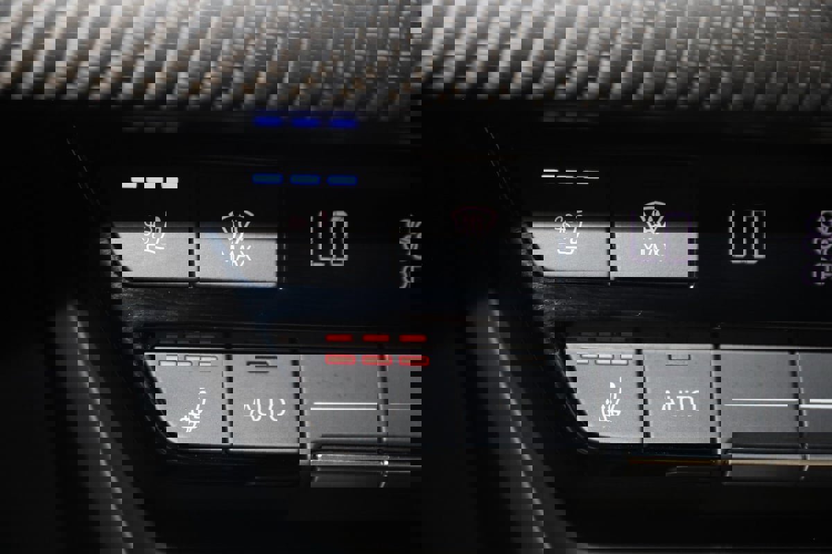 Used 2024 Audi RS e-tron GT w/ Carbon Performance Package image 8