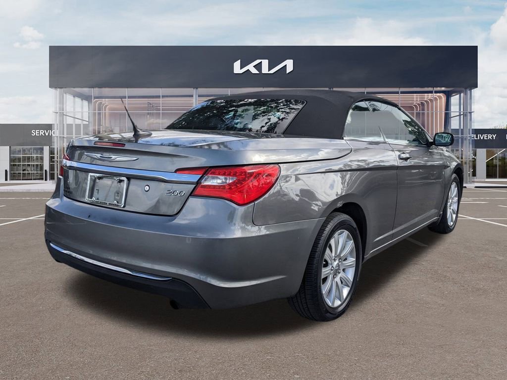 Used 2012 Chrysler 200 Touring image 4