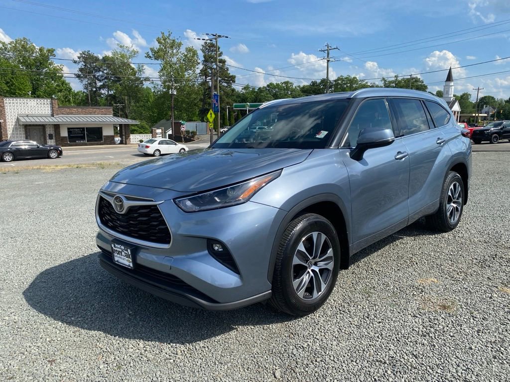 Used 2021 Toyota Highlander XLE image 7