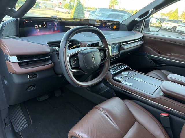 Certified 2026 Lincoln Navigator L Reserve AWD/4WD image 14