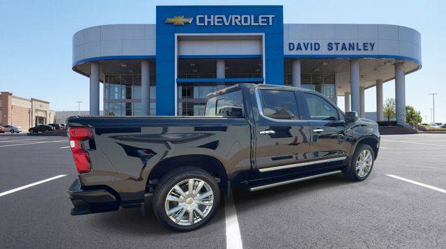 Used 2025 Chevrolet Silverado 1500 High Country AWD/4WD image 8