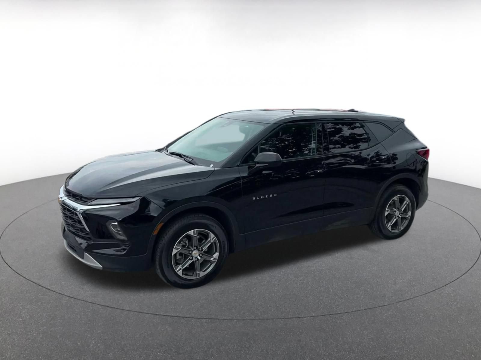 Used 2026 Chevrolet Blazer LT FWD image 7