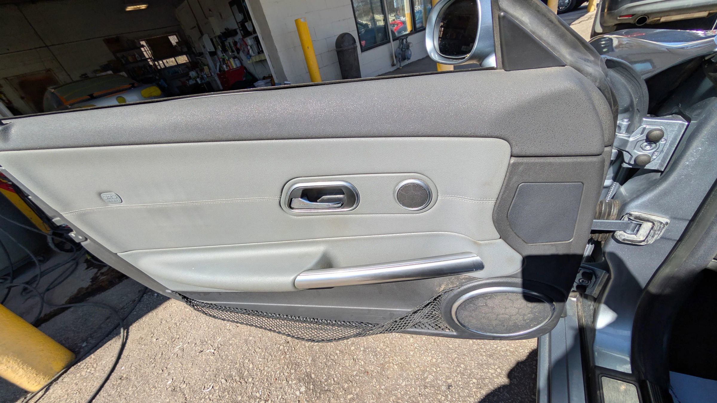 Used 2004 Chrysler Crossfire Coupe RWD image 13