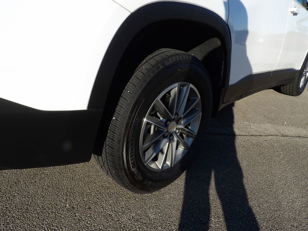 Used 2023 Chevrolet Traverse LT image 9