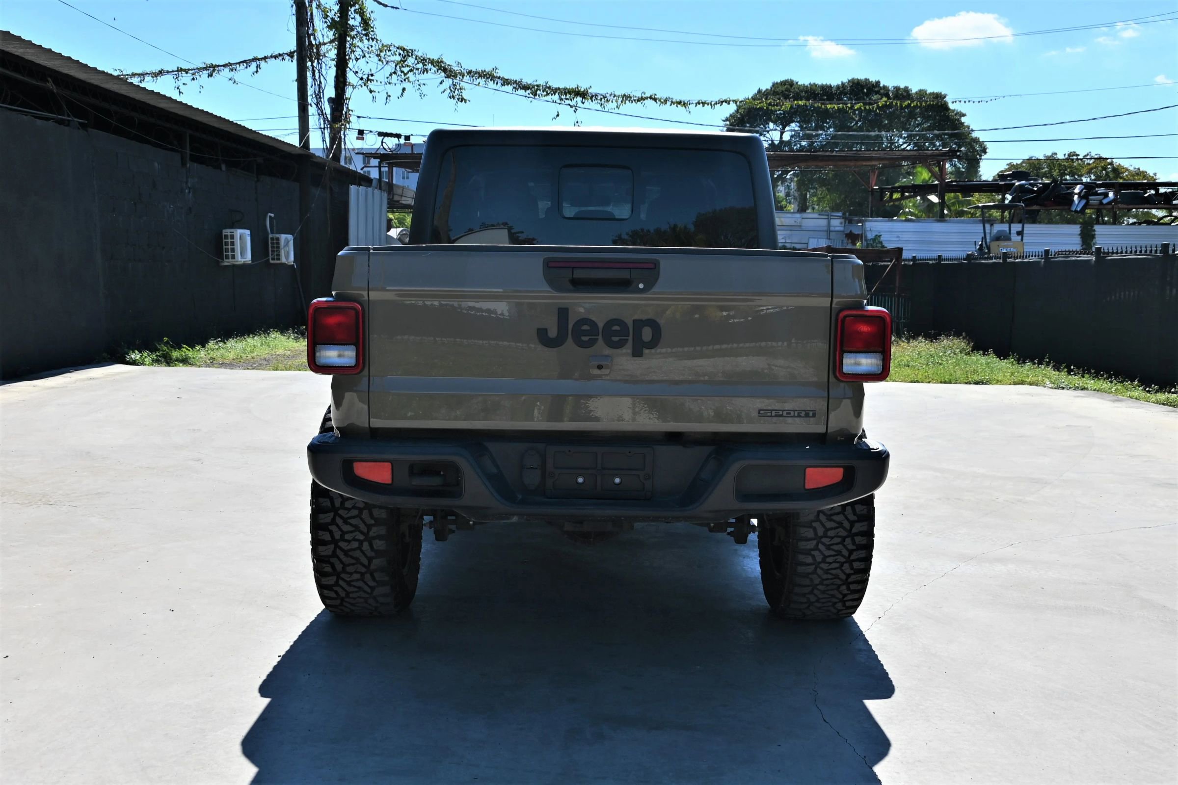 Used 2020 Jeep Gladiator Sport w/ Quick Order Package 24S image 4