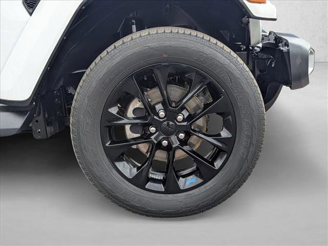 Used 2023 Jeep Wrangler Unlimited Sahara w/ Cold Weather Group AWD/4WD image 23