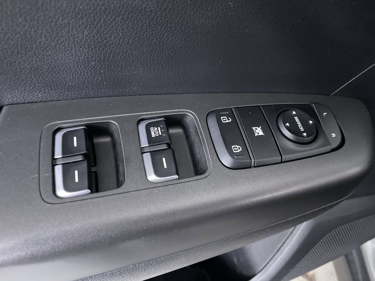 Used 2021 Kia Sportage LX AWD/4WD image 11