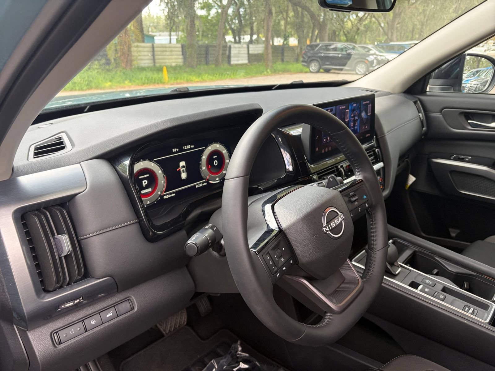 Used 2026 Nissan Pathfinder SL FWD image 36