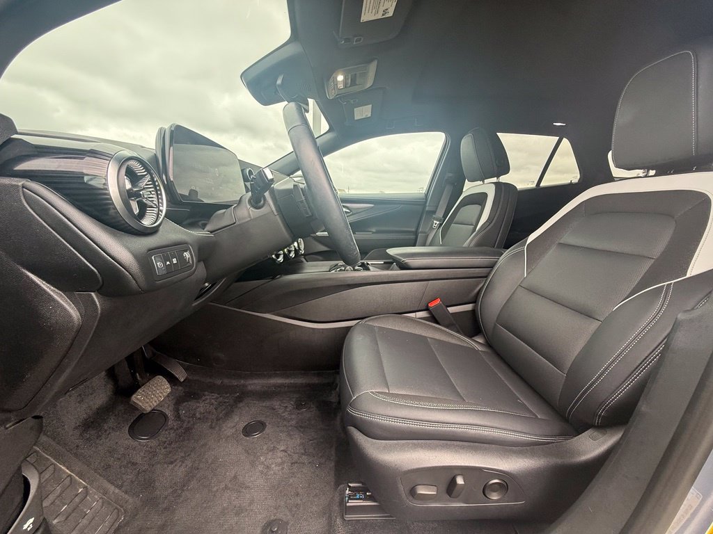 Used 2024 Chevrolet Blazer EV LT AWD/4WD image 30