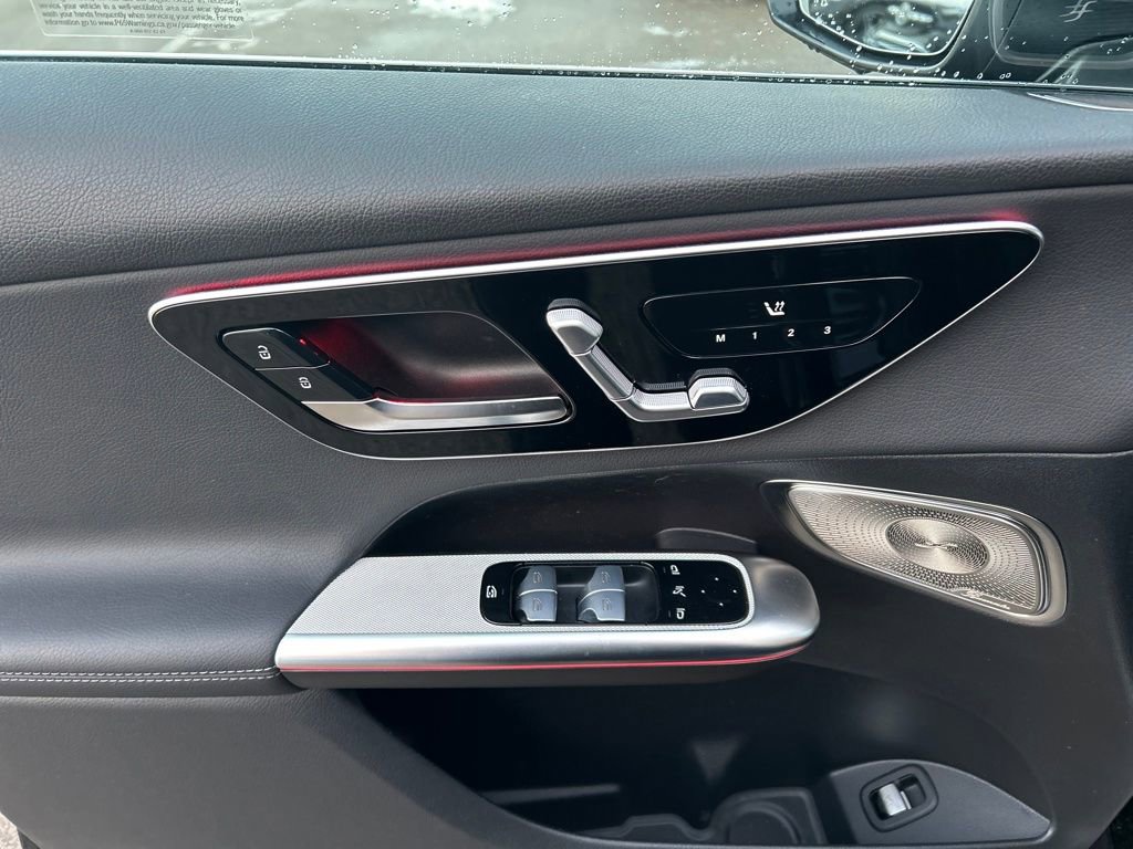 Used 2025 Mercedes-Benz GLC 300 GLC 300 image 25