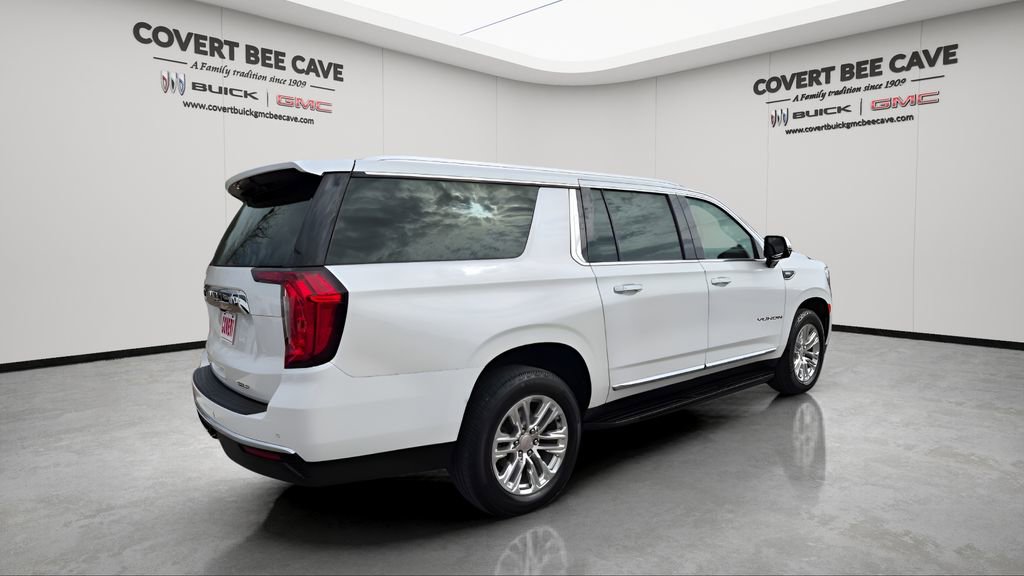 Used 2022 GMC Yukon XL SLT w/ SLT Premium Package image 9
