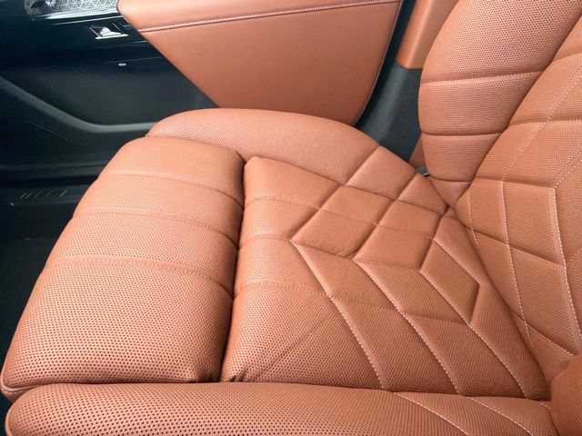 Used 2023 BMW 760i xDrive AWD/4WD image 11