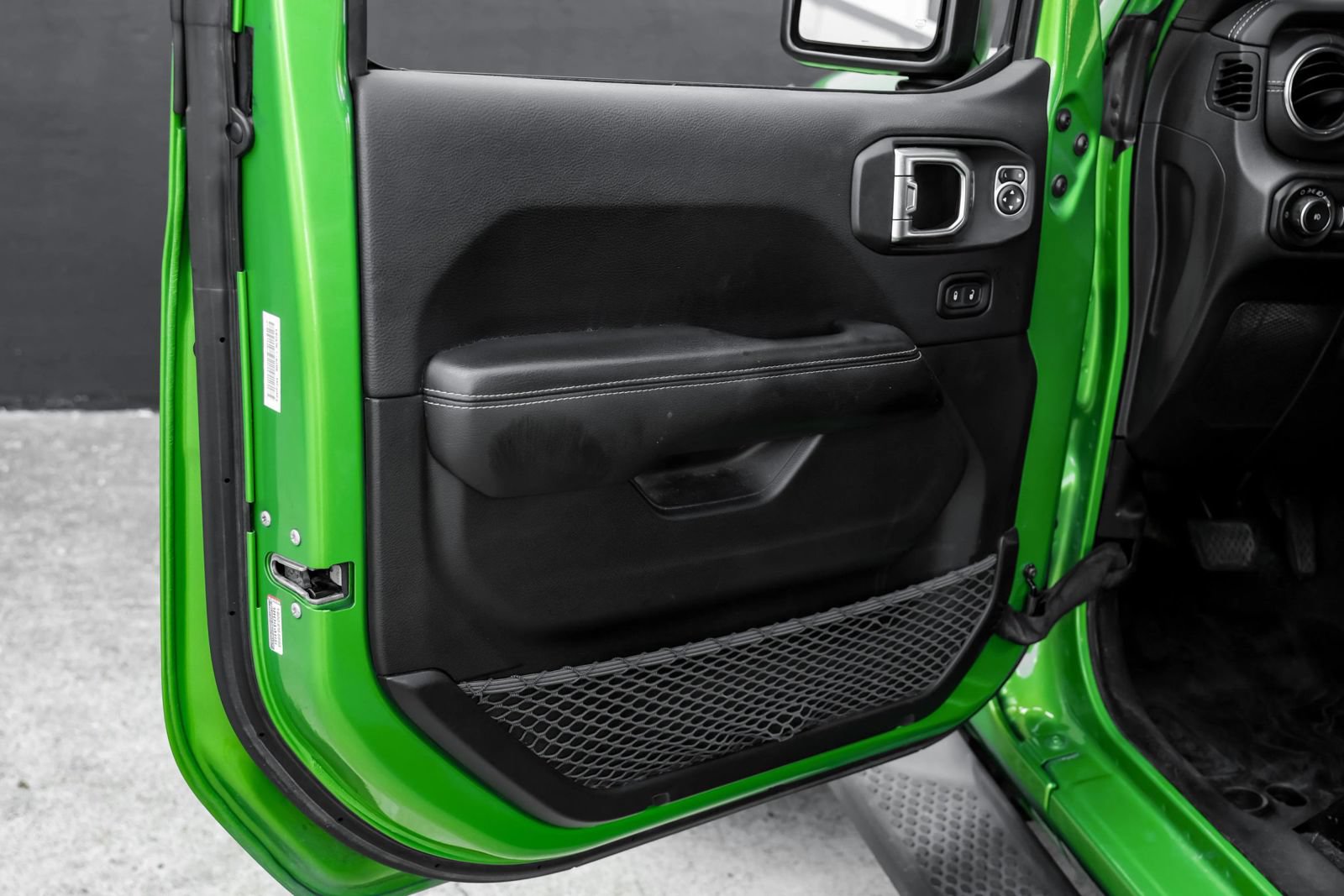 Used 2019 Jeep Wrangler Unlimited Sahara AWD/4WD image 41
