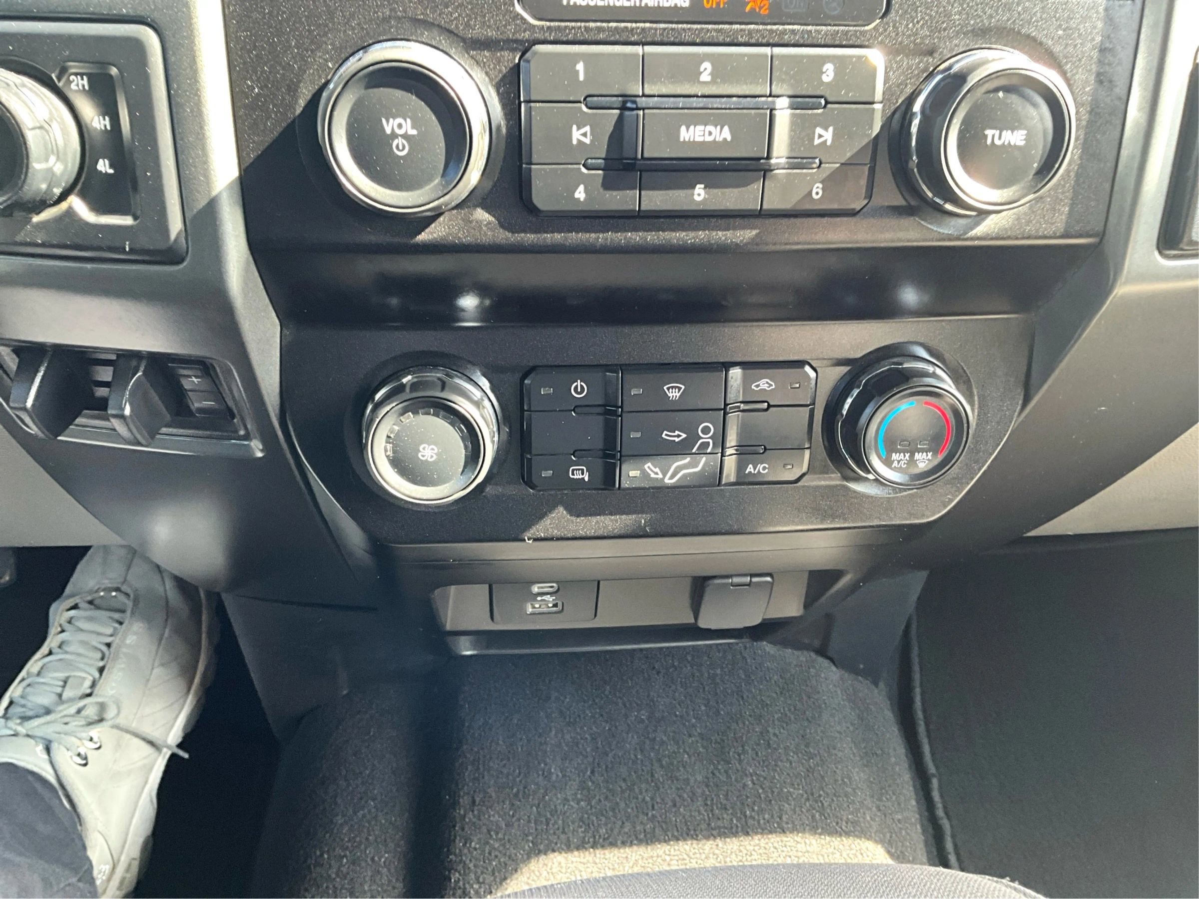 Used 2021 Ford F250 XLT image 28