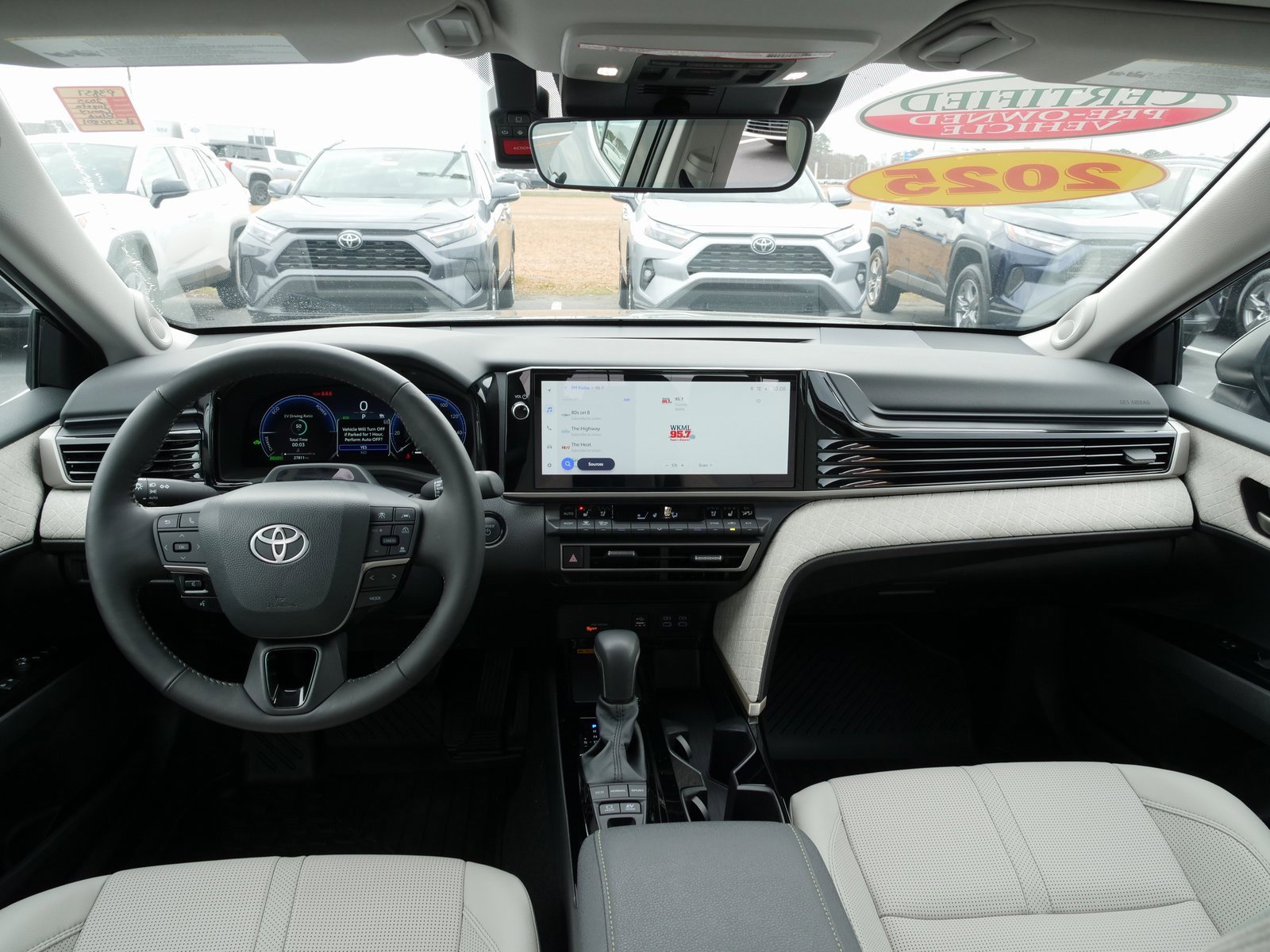 Used 2025 Toyota Camry XLE image 20