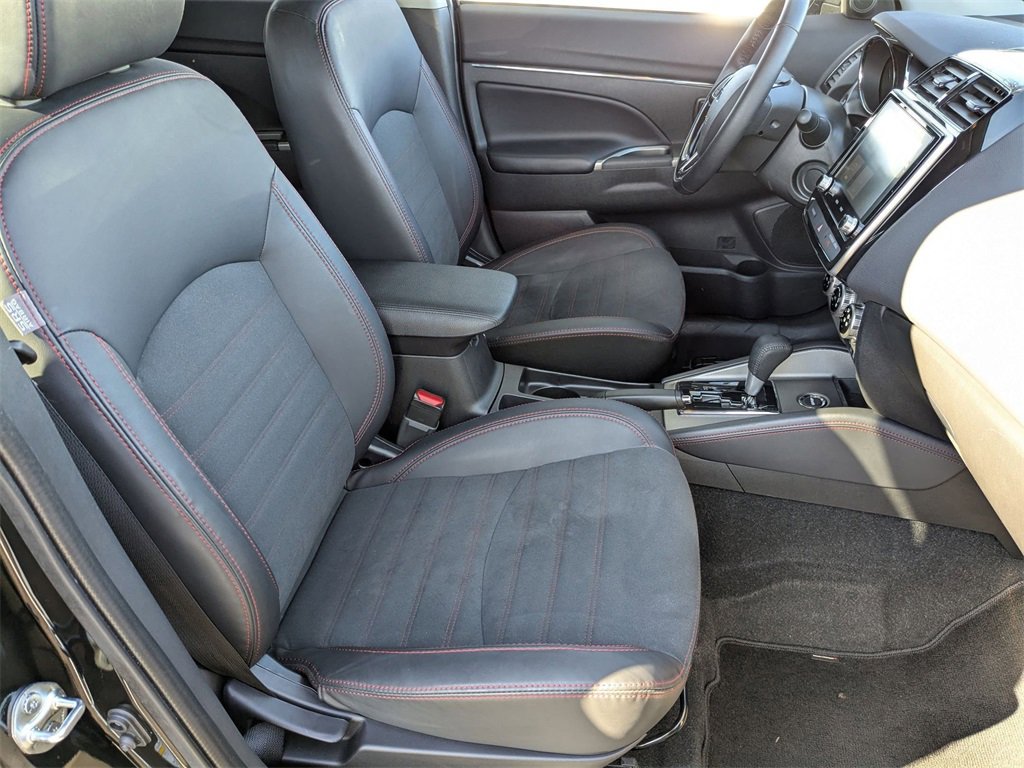 Used 2025 Mitsubishi Outlander Sport SE image 38