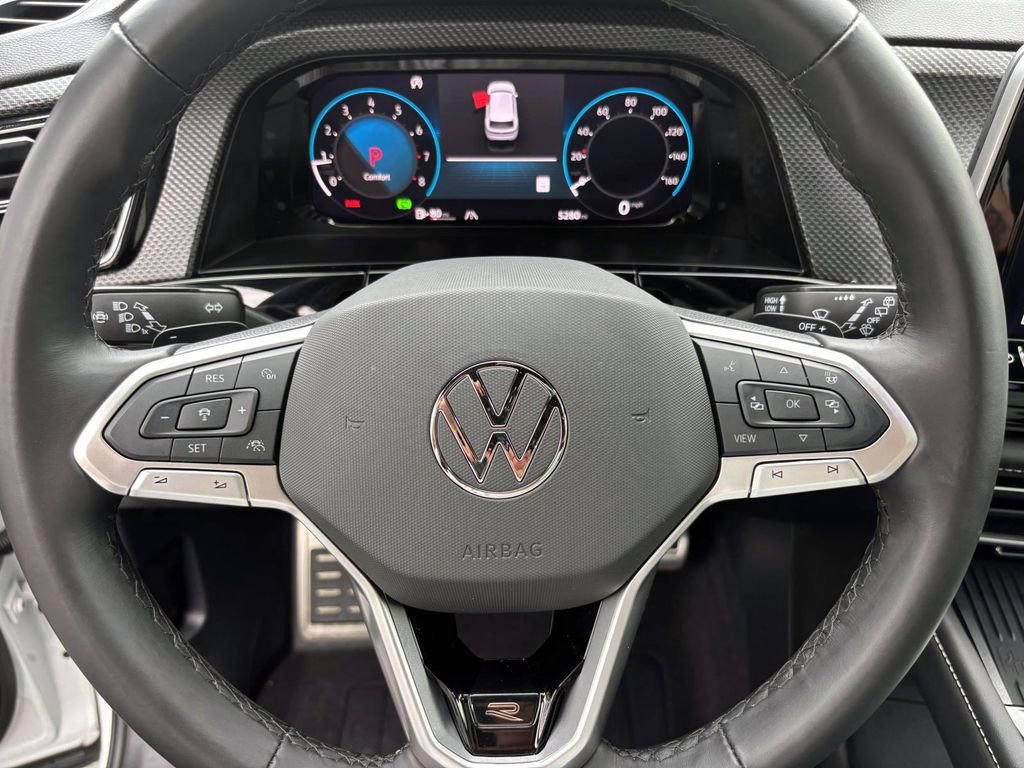 Used 2025 Volkswagen Atlas Cross Sport SEL R-Line image 17