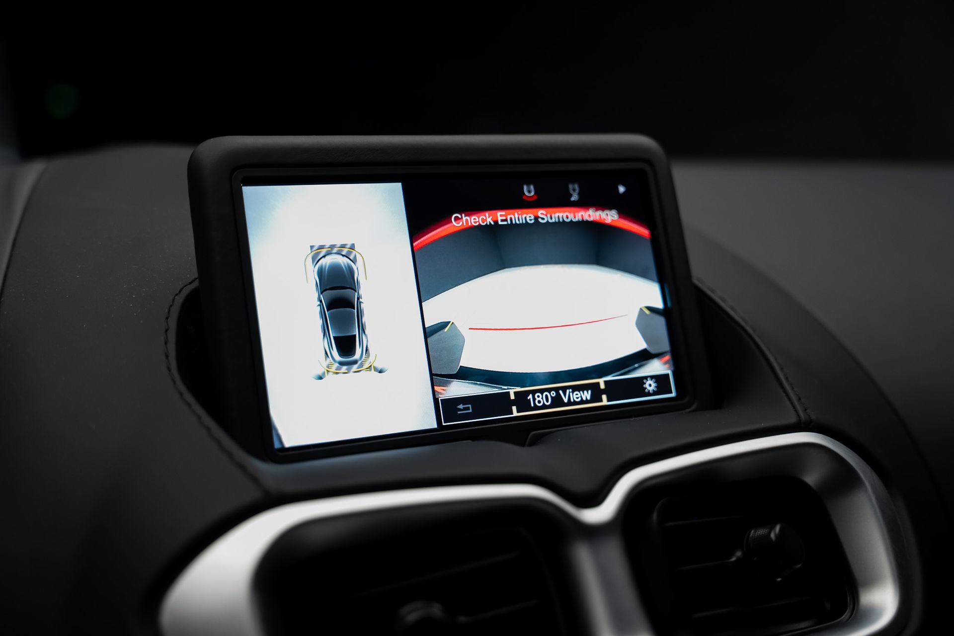 Used 2023 Aston Martin V8 Vantage Coupe RWD image 47