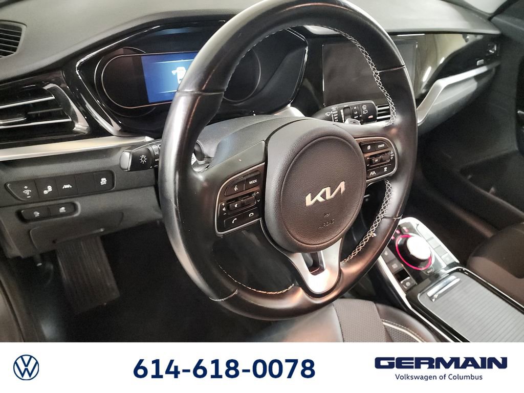 Used 2022 Kia Niro EX image 20