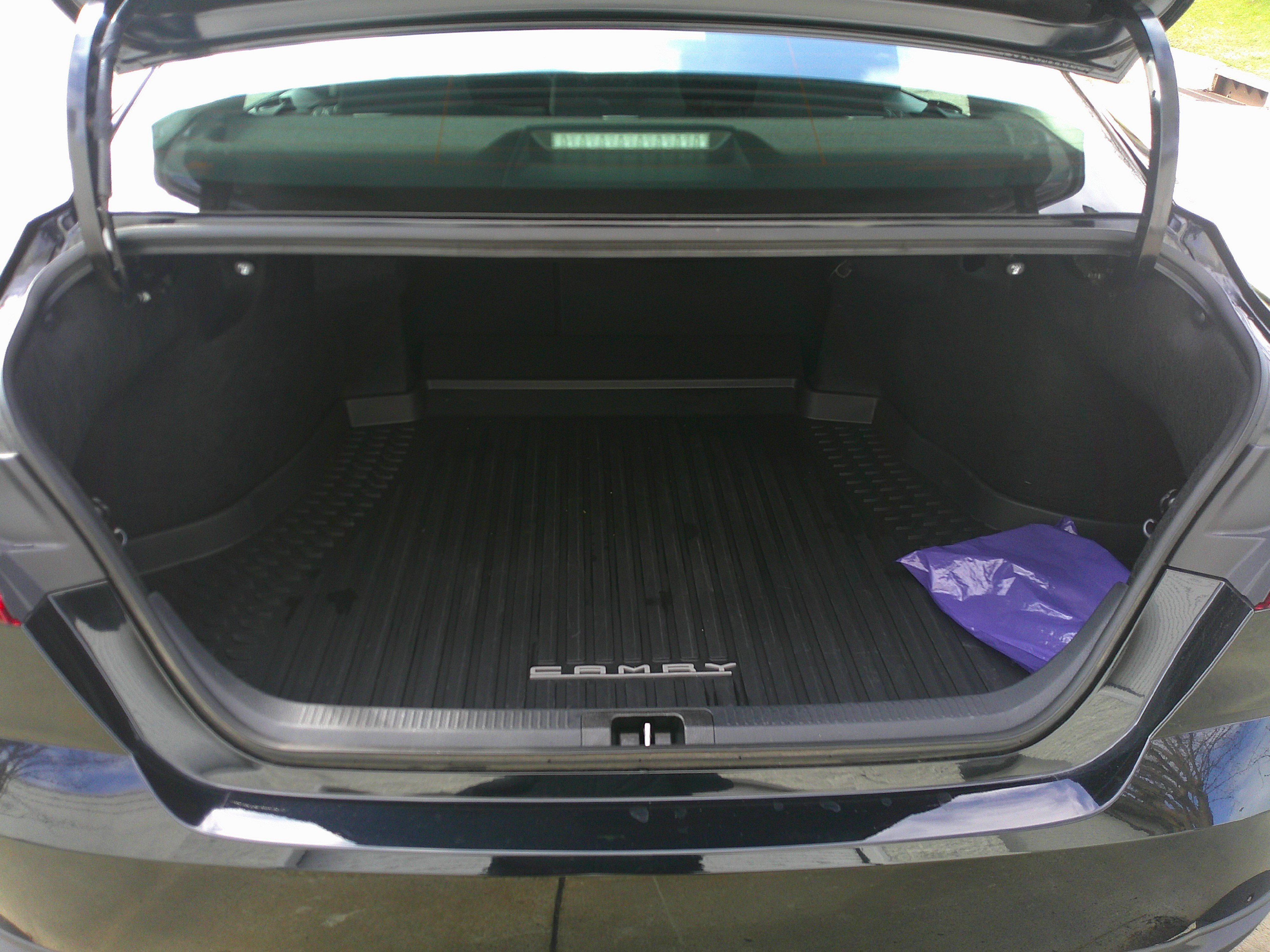 Used 2025 Toyota Camry LE image 32