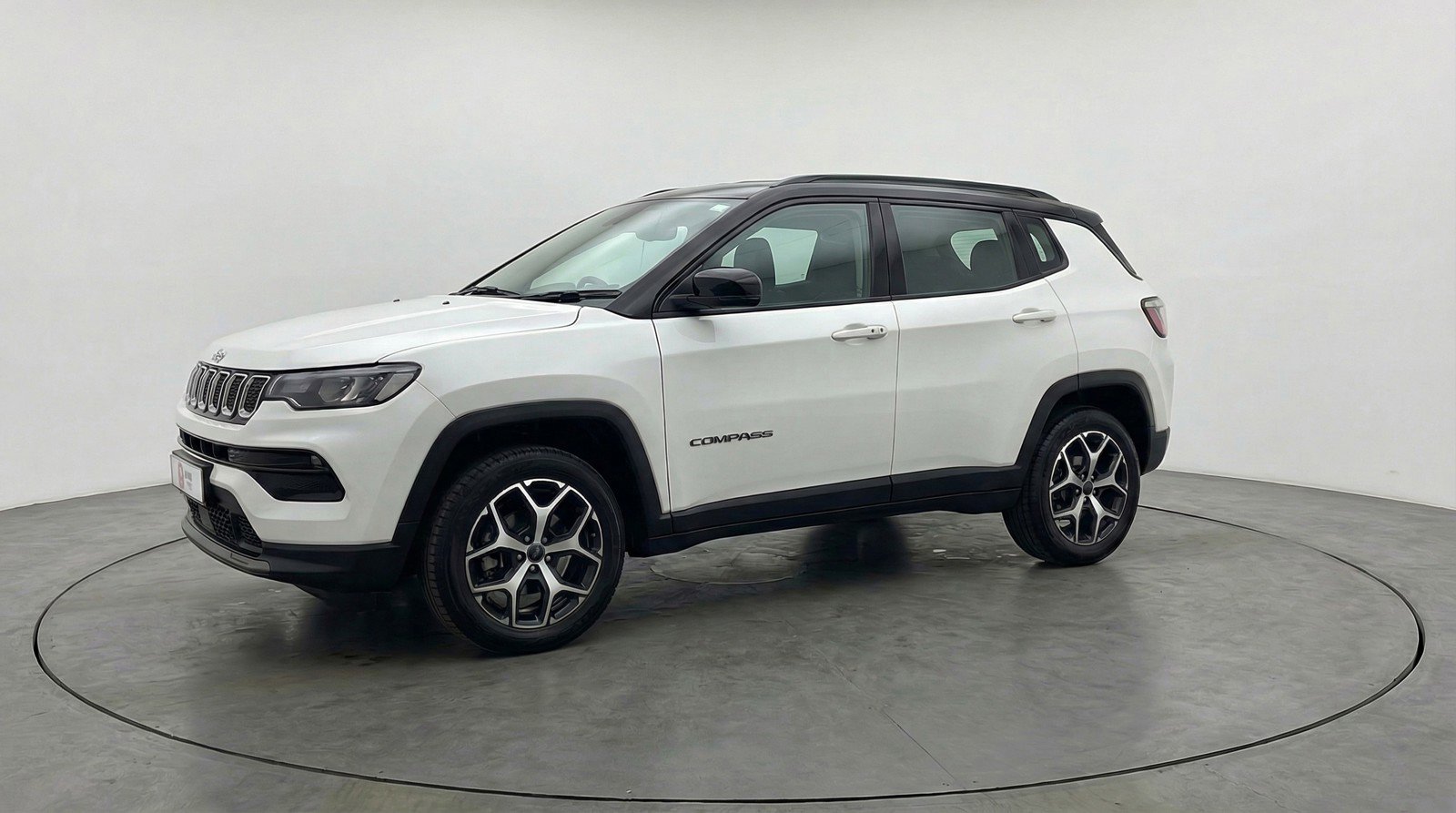 Used 2025 Jeep Compass Limited image 3