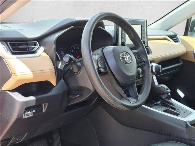 Used 2022 Toyota RAV4 LE FWD video 2