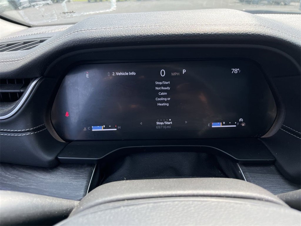 Used 2023 Jeep Grand Cherokee L Limited w/ Black Appearance Package image 11