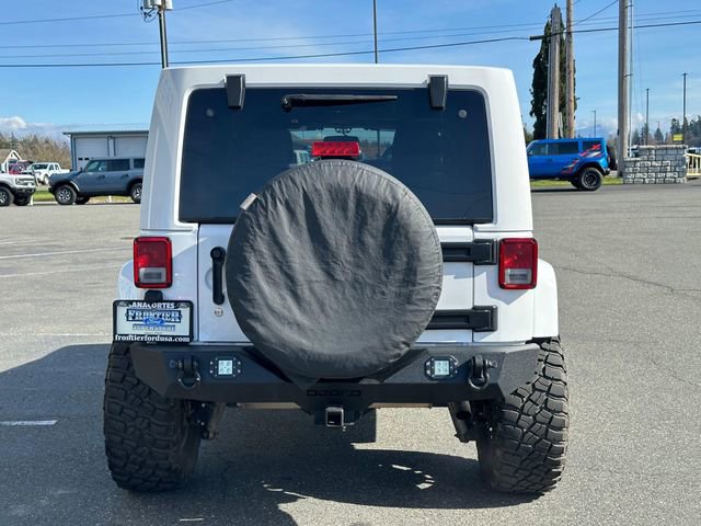 Used 2017 Jeep Wrangler Unlimited Sahara w/ Connectivity Group AWD/4WD image 3
