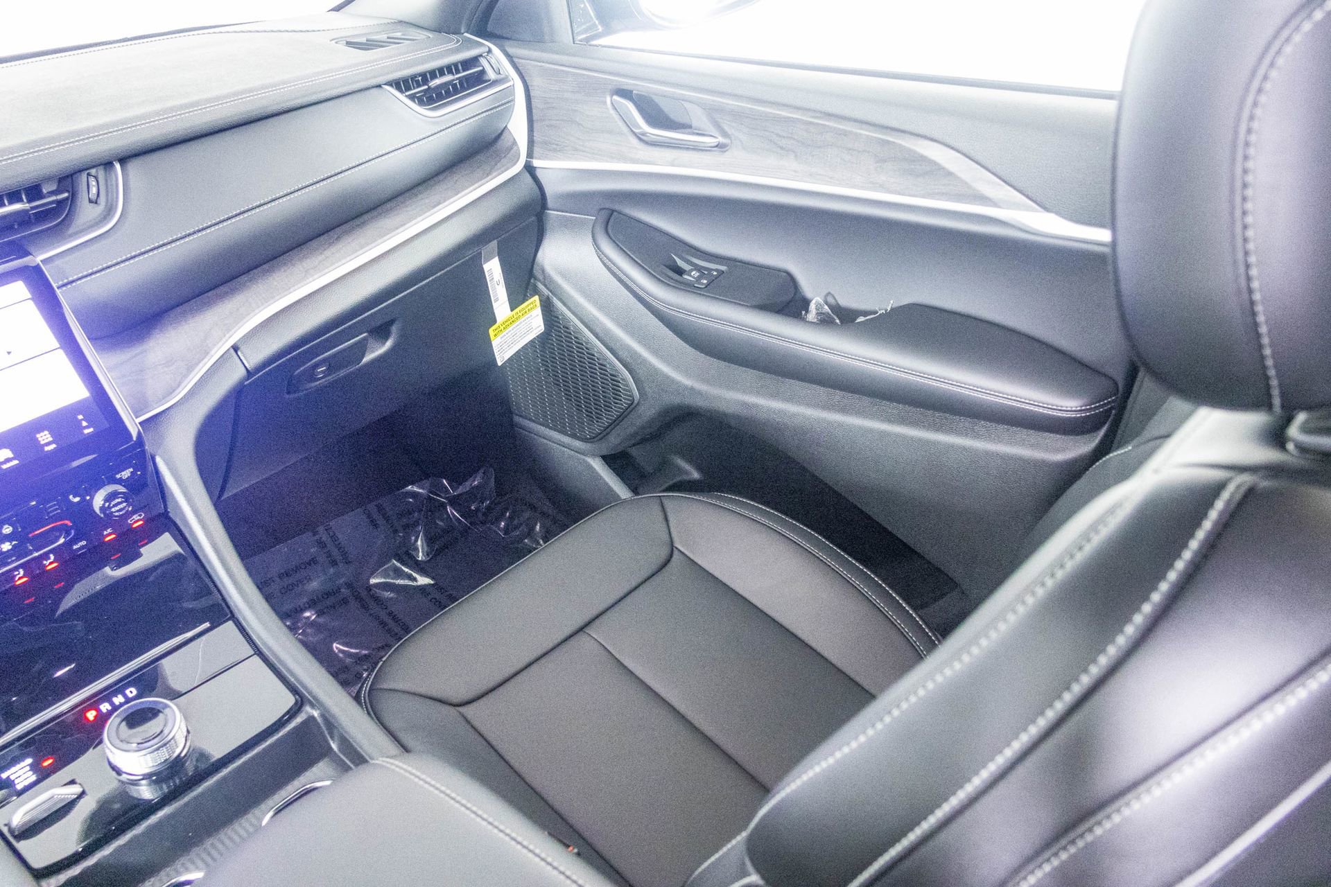 New 2025 Jeep Grand Cherokee Limited image 33