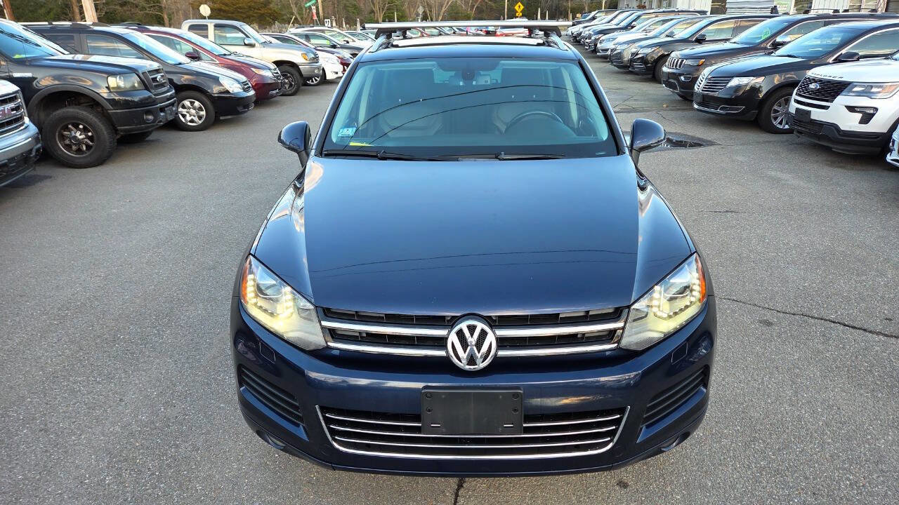 Used 2012 Volkswagen Touareg VR6 image 2