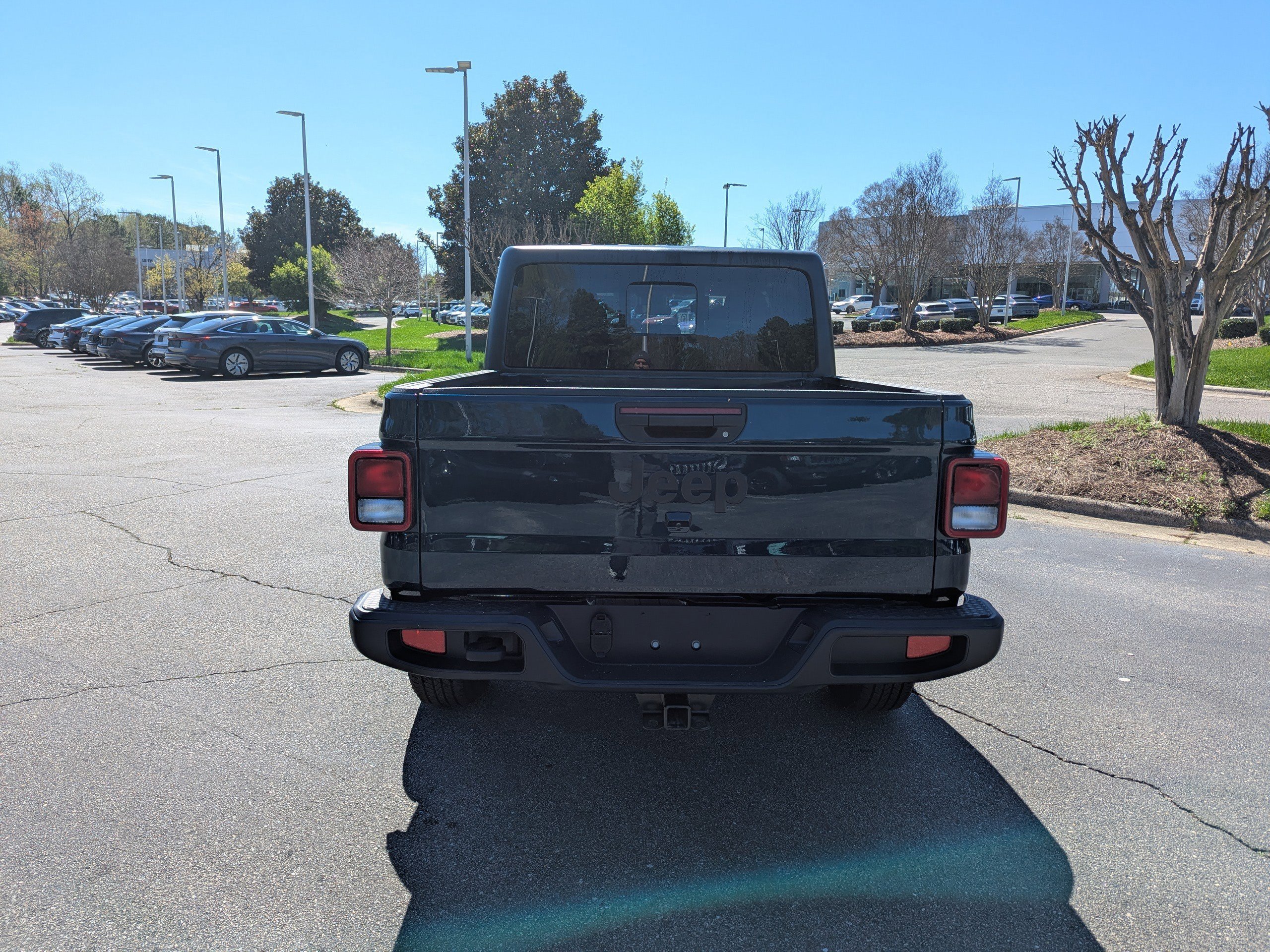Certified 2025 Jeep Gladiator Sport image 9