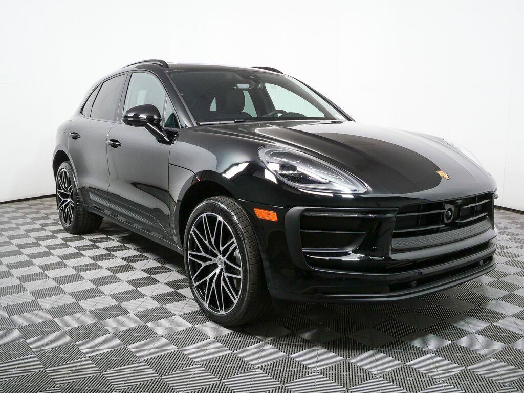 Certified 2026 Porsche Macan AWD/4WD image 27