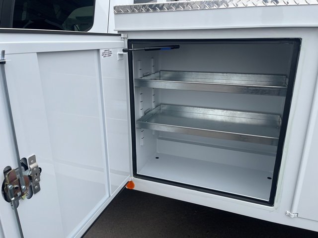 New 2026 Ford F550 4x4 Crew Cab image 7