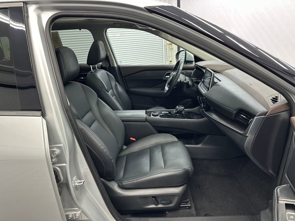 Used 2021 Nissan Rogue SL AWD/4WD image 15