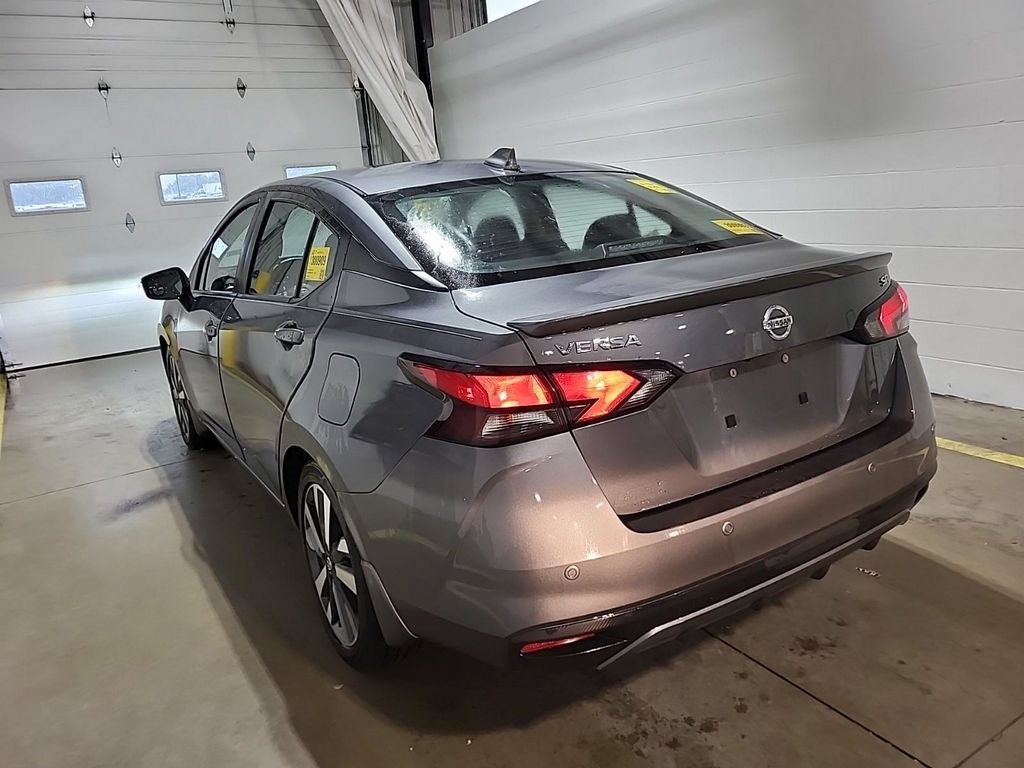 Used 2021 Nissan Versa SR w/ Convenience Package FWD image 4