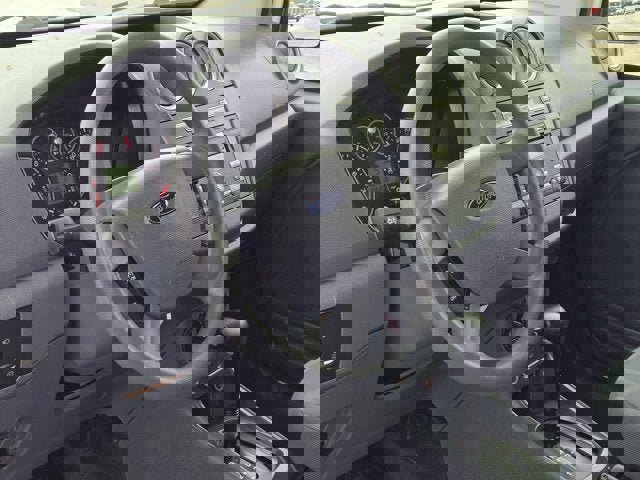 Used 2010 Ford Transit Connect XLT image 15