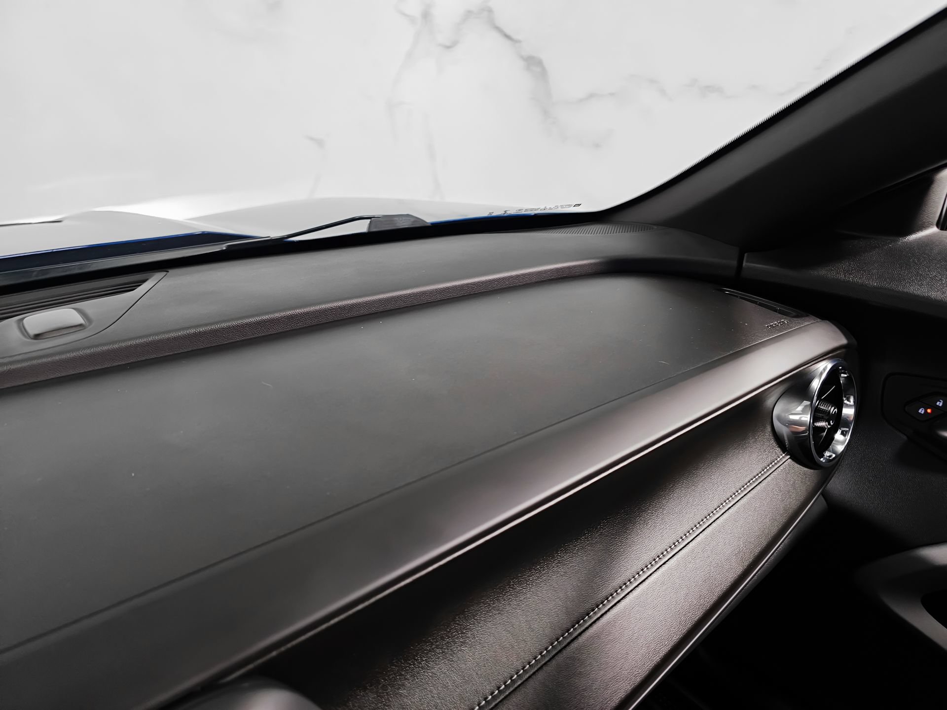 Used 2022 Chevrolet Camaro LT RWD image 25