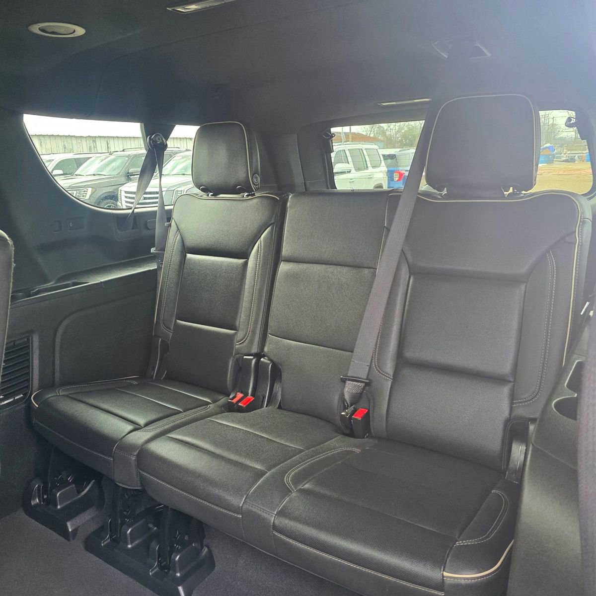 Used 2023 Chevrolet Suburban Premier RWD image 10