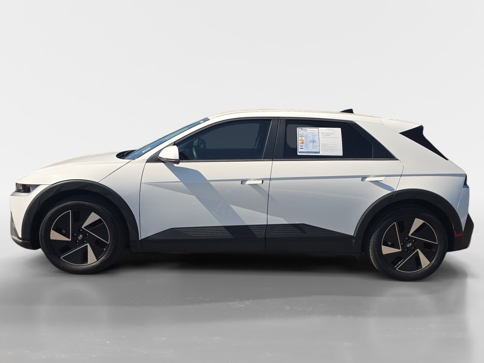 Used 2025 Hyundai Ioniq 5 SE RWD image 6