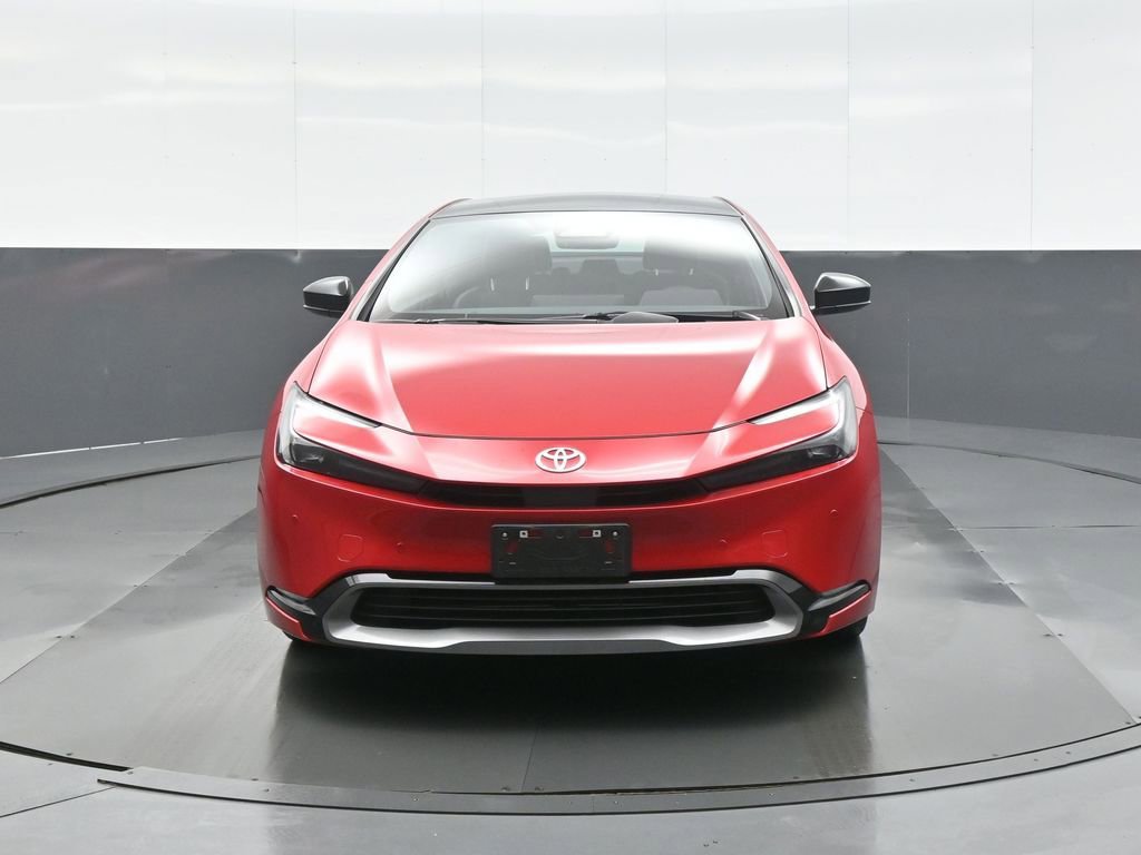 Used 2025 Toyota Prius XLE image 2