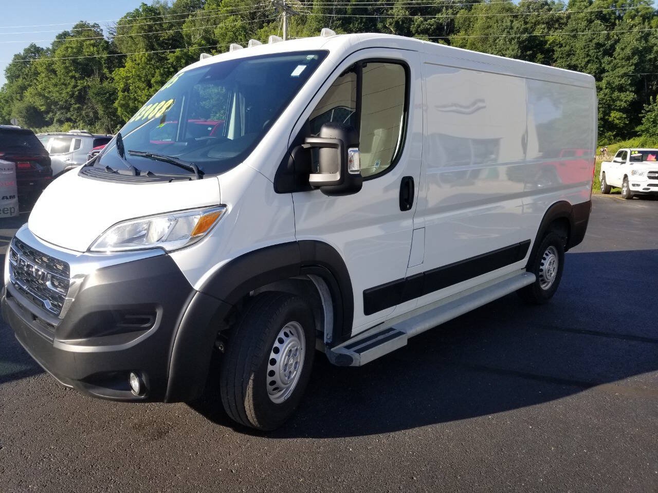 Used 2025 RAM ProMaster 2500 w/ U-Haul Equipment Group FWD image 3