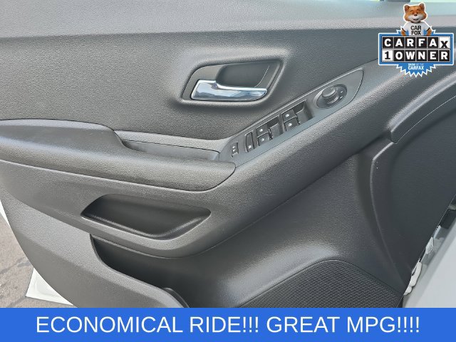 Used 2022 Chevrolet Trax LS w/ Tint and Cruise Package FWD image 22