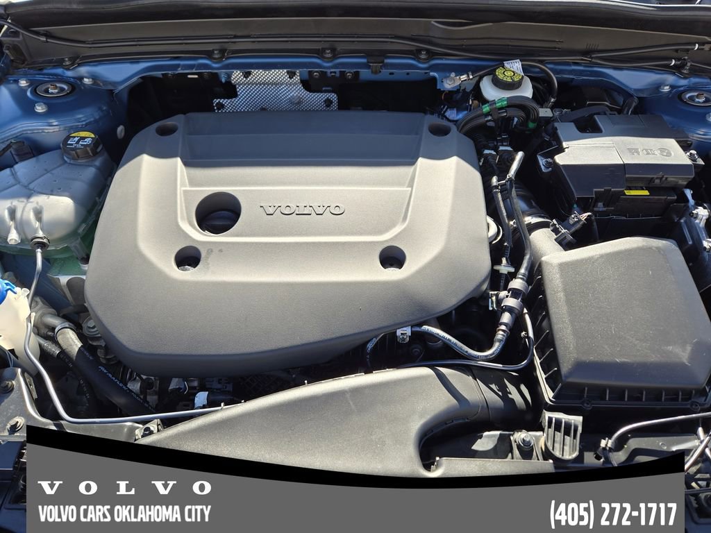 Certified 2025 Volvo XC40 B5 Plus image 30