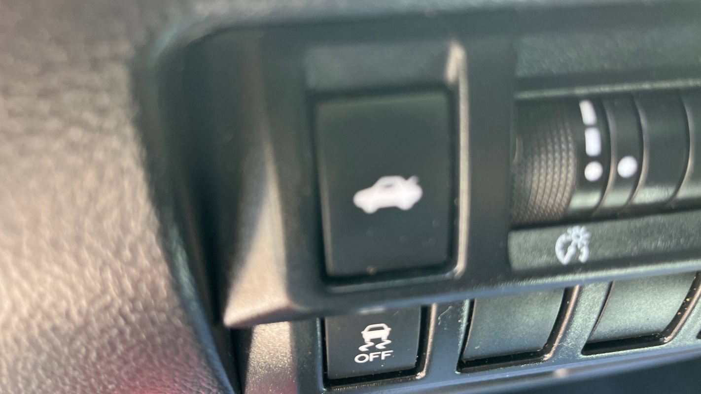 Used 2017 Subaru Legacy 2.5i Premium AWD/4WD image 23