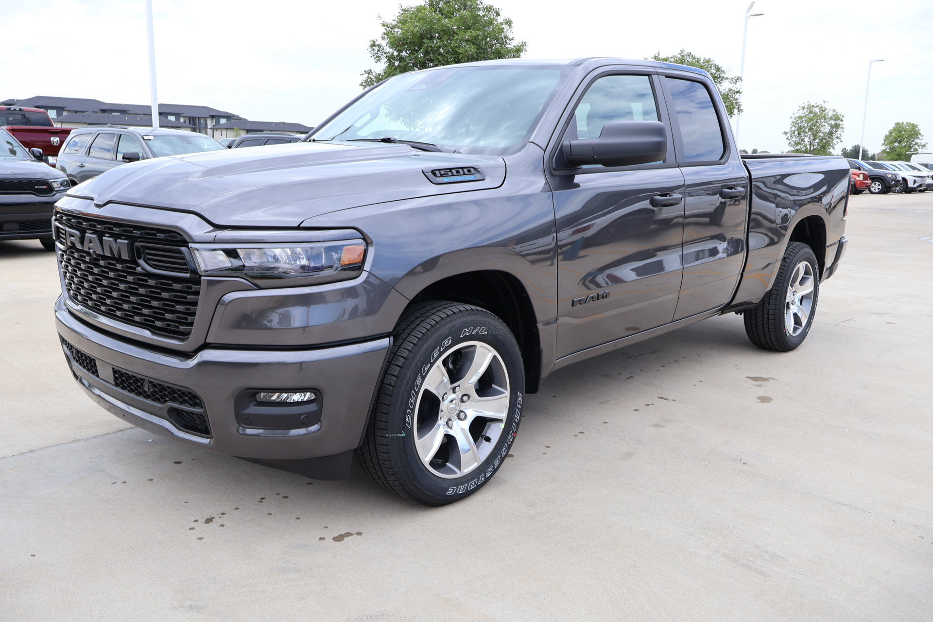 New 2026 RAM 1500 Express AWD/4WD image 9