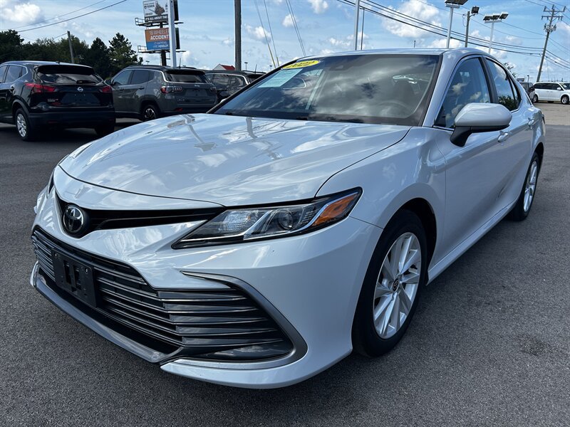 Used 2022 Toyota Camry LE w/ Carpet Mat Package (TMS) AWD/4WD image 7