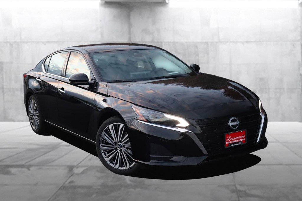 New 2025 Nissan Altima 2.5 SL image 2